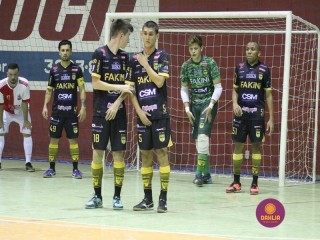 
<a style='margin-left: 5px;' class='btn btn-xs btn-social btn-facebook' href='https://www.facebook.com/sharer/sharer.php?u=https://www.boladovale.com.br/imgs/800-800-90/conteudo/fotos/1358/img7971.jpg' rel='popup' data-width='500' data-height='400'><i class='fa fa-facebook'></i>Compartilhar <span class='hidden-xs'>no Facebook</span>
</a> 
<a class='btn btn-default btn-xs' target='_blank' href='imgs/800-800-90/conteudo/fotos/1358/img7971.jpg'>
<span class='glyphicon glyphicon-cloud-download'></span> Salvar
</a> 
<span></span>