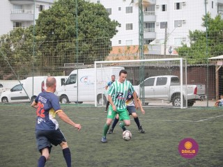 
<a style='margin-left: 5px;' class='btn btn-xs btn-social btn-facebook' href='https://www.facebook.com/sharer/sharer.php?u=https://www.boladovale.com.br/imgs/800-800-90/conteudo/fotos/1359/img8214.jpg' rel='popup' data-width='500' data-height='400'><i class='fa fa-facebook'></i>Compartilhar <span class='hidden-xs'>no Facebook</span>
</a> 
<a class='btn btn-default btn-xs' target='_blank' href='imgs/800-800-90/conteudo/fotos/1359/img8214.jpg'>
<span class='glyphicon glyphicon-cloud-download'></span> Salvar
</a> 
<span></span>