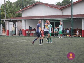 
<a style='margin-left: 5px;' class='btn btn-xs btn-social btn-facebook' href='https://www.facebook.com/sharer/sharer.php?u=https://www.boladovale.com.br/imgs/800-800-90/conteudo/fotos/1359/img8223.jpg' rel='popup' data-width='500' data-height='400'><i class='fa fa-facebook'></i>Compartilhar <span class='hidden-xs'>no Facebook</span>
</a> 
<a class='btn btn-default btn-xs' target='_blank' href='imgs/800-800-90/conteudo/fotos/1359/img8223.jpg'>
<span class='glyphicon glyphicon-cloud-download'></span> Salvar
</a> 
<span></span>