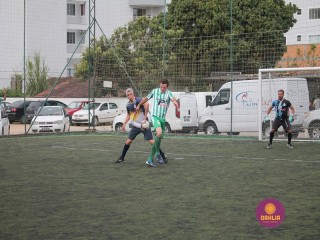
<a style='margin-left: 5px;' class='btn btn-xs btn-social btn-facebook' href='https://www.facebook.com/sharer/sharer.php?u=https://www.boladovale.com.br/imgs/800-800-90/conteudo/fotos/1359/img8233.jpg' rel='popup' data-width='500' data-height='400'><i class='fa fa-facebook'></i>Compartilhar <span class='hidden-xs'>no Facebook</span>
</a> 
<a class='btn btn-default btn-xs' target='_blank' href='imgs/800-800-90/conteudo/fotos/1359/img8233.jpg'>
<span class='glyphicon glyphicon-cloud-download'></span> Salvar
</a> 
<span></span>
