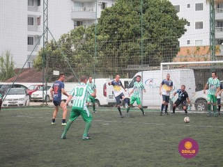 
<a style='margin-left: 5px;' class='btn btn-xs btn-social btn-facebook' href='https://www.facebook.com/sharer/sharer.php?u=https://www.boladovale.com.br/imgs/800-800-90/conteudo/fotos/1359/img8254.jpg' rel='popup' data-width='500' data-height='400'><i class='fa fa-facebook'></i>Compartilhar <span class='hidden-xs'>no Facebook</span>
</a> 
<a class='btn btn-default btn-xs' target='_blank' href='imgs/800-800-90/conteudo/fotos/1359/img8254.jpg'>
<span class='glyphicon glyphicon-cloud-download'></span> Salvar
</a> 
<span></span>