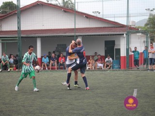 
<a style='margin-left: 5px;' class='btn btn-xs btn-social btn-facebook' href='https://www.facebook.com/sharer/sharer.php?u=https://www.boladovale.com.br/imgs/800-800-90/conteudo/fotos/1359/img8266.jpg' rel='popup' data-width='500' data-height='400'><i class='fa fa-facebook'></i>Compartilhar <span class='hidden-xs'>no Facebook</span>
</a> 
<a class='btn btn-default btn-xs' target='_blank' href='imgs/800-800-90/conteudo/fotos/1359/img8266.jpg'>
<span class='glyphicon glyphicon-cloud-download'></span> Salvar
</a> 
<span></span>