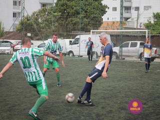
<a style='margin-left: 5px;' class='btn btn-xs btn-social btn-facebook' href='https://www.facebook.com/sharer/sharer.php?u=https://www.boladovale.com.br/imgs/800-800-90/conteudo/fotos/1359/img8267.jpg' rel='popup' data-width='500' data-height='400'><i class='fa fa-facebook'></i>Compartilhar <span class='hidden-xs'>no Facebook</span>
</a> 
<a class='btn btn-default btn-xs' target='_blank' href='imgs/800-800-90/conteudo/fotos/1359/img8267.jpg'>
<span class='glyphicon glyphicon-cloud-download'></span> Salvar
</a> 
<span></span>