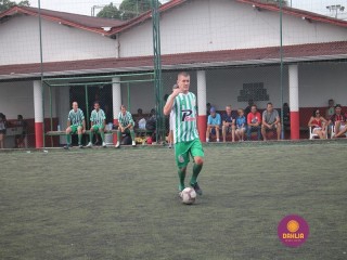 
<a style='margin-left: 5px;' class='btn btn-xs btn-social btn-facebook' href='https://www.facebook.com/sharer/sharer.php?u=https://www.boladovale.com.br/imgs/800-800-90/conteudo/fotos/1359/img8291.jpg' rel='popup' data-width='500' data-height='400'><i class='fa fa-facebook'></i>Compartilhar <span class='hidden-xs'>no Facebook</span>
</a> 
<a class='btn btn-default btn-xs' target='_blank' href='imgs/800-800-90/conteudo/fotos/1359/img8291.jpg'>
<span class='glyphicon glyphicon-cloud-download'></span> Salvar
</a> 
<span></span>