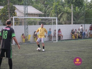 
<a style='margin-left: 5px;' class='btn btn-xs btn-social btn-facebook' href='https://www.facebook.com/sharer/sharer.php?u=https://www.boladovale.com.br/imgs/800-800-90/conteudo/fotos/1359/img8323.jpg' rel='popup' data-width='500' data-height='400'><i class='fa fa-facebook'></i>Compartilhar <span class='hidden-xs'>no Facebook</span>
</a> 
<a class='btn btn-default btn-xs' target='_blank' href='imgs/800-800-90/conteudo/fotos/1359/img8323.jpg'>
<span class='glyphicon glyphicon-cloud-download'></span> Salvar
</a> 
<span></span>