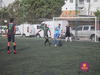 
<a style='margin-left: 5px;' class='btn btn-xs btn-social btn-facebook' href='https://www.facebook.com/sharer/sharer.php?u=https://www.boladovale.com.br/imgs/800-800-90/conteudo/fotos/1359/img8356.jpg' rel='popup' data-width='500' data-height='400'><i class='fa fa-facebook'></i>Compartilhar <span class='hidden-xs'>no Facebook</span>
</a> 
<a class='btn btn-default btn-xs' target='_blank' href='imgs/800-800-90/conteudo/fotos/1359/img8356.jpg'>
<span class='glyphicon glyphicon-cloud-download'></span> Salvar
</a> 
<span></span>