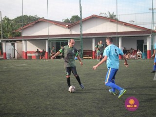 
<a style='margin-left: 5px;' class='btn btn-xs btn-social btn-facebook' href='https://www.facebook.com/sharer/sharer.php?u=https://www.boladovale.com.br/imgs/800-800-90/conteudo/fotos/1359/img8360.jpg' rel='popup' data-width='500' data-height='400'><i class='fa fa-facebook'></i>Compartilhar <span class='hidden-xs'>no Facebook</span>
</a> 
<a class='btn btn-default btn-xs' target='_blank' href='imgs/800-800-90/conteudo/fotos/1359/img8360.jpg'>
<span class='glyphicon glyphicon-cloud-download'></span> Salvar
</a> 
<span></span>