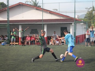 
<a style='margin-left: 5px;' class='btn btn-xs btn-social btn-facebook' href='https://www.facebook.com/sharer/sharer.php?u=https://www.boladovale.com.br/imgs/800-800-90/conteudo/fotos/1359/img8371.jpg' rel='popup' data-width='500' data-height='400'><i class='fa fa-facebook'></i>Compartilhar <span class='hidden-xs'>no Facebook</span>
</a> 
<a class='btn btn-default btn-xs' target='_blank' href='imgs/800-800-90/conteudo/fotos/1359/img8371.jpg'>
<span class='glyphicon glyphicon-cloud-download'></span> Salvar
</a> 
<span></span>