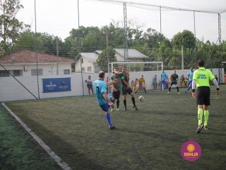 
<a style='margin-left: 5px;' class='btn btn-xs btn-social btn-facebook' href='https://www.facebook.com/sharer/sharer.php?u=https://www.boladovale.com.br/imgs/800-800-90/conteudo/fotos/1359/img8372.jpg' rel='popup' data-width='500' data-height='400'><i class='fa fa-facebook'></i>Compartilhar <span class='hidden-xs'>no Facebook</span>
</a> 
<a class='btn btn-default btn-xs' target='_blank' href='imgs/800-800-90/conteudo/fotos/1359/img8372.jpg'>
<span class='glyphicon glyphicon-cloud-download'></span> Salvar
</a> 
<span></span>