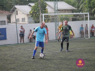 
<a style='margin-left: 5px;' class='btn btn-xs btn-social btn-facebook' href='https://www.facebook.com/sharer/sharer.php?u=https://www.boladovale.com.br/imgs/800-800-90/conteudo/fotos/1359/img8378.jpg' rel='popup' data-width='500' data-height='400'><i class='fa fa-facebook'></i>Compartilhar <span class='hidden-xs'>no Facebook</span>
</a> 
<a class='btn btn-default btn-xs' target='_blank' href='imgs/800-800-90/conteudo/fotos/1359/img8378.jpg'>
<span class='glyphicon glyphicon-cloud-download'></span> Salvar
</a> 
<span></span>
