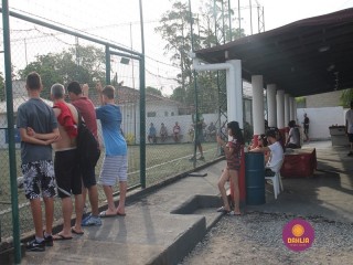 
<a style='margin-left: 5px;' class='btn btn-xs btn-social btn-facebook' href='https://www.facebook.com/sharer/sharer.php?u=https://www.boladovale.com.br/imgs/800-800-90/conteudo/fotos/1359/img8386.jpg' rel='popup' data-width='500' data-height='400'><i class='fa fa-facebook'></i>Compartilhar <span class='hidden-xs'>no Facebook</span>
</a> 
<a class='btn btn-default btn-xs' target='_blank' href='imgs/800-800-90/conteudo/fotos/1359/img8386.jpg'>
<span class='glyphicon glyphicon-cloud-download'></span> Salvar
</a> 
<span></span>