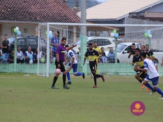 
<a style='margin-left: 5px;' class='btn btn-xs btn-social btn-facebook' href='https://www.facebook.com/sharer/sharer.php?u=https://www.boladovale.com.br/imgs/800-800-90/conteudo/fotos/1360/img9243.jpg' rel='popup' data-width='500' data-height='400'><i class='fa fa-facebook'></i>Compartilhar <span class='hidden-xs'>no Facebook</span>
</a> 
<a class='btn btn-default btn-xs' target='_blank' href='imgs/800-800-90/conteudo/fotos/1360/img9243.jpg'>
<span class='glyphicon glyphicon-cloud-download'></span> Salvar
</a> 
<span></span>