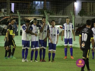 
<a style='margin-left: 5px;' class='btn btn-xs btn-social btn-facebook' href='https://www.facebook.com/sharer/sharer.php?u=https://www.boladovale.com.br/imgs/800-800-90/conteudo/fotos/1360/img9446.jpg' rel='popup' data-width='500' data-height='400'><i class='fa fa-facebook'></i>Compartilhar <span class='hidden-xs'>no Facebook</span>
</a> 
<a class='btn btn-default btn-xs' target='_blank' href='imgs/800-800-90/conteudo/fotos/1360/img9446.jpg'>
<span class='glyphicon glyphicon-cloud-download'></span> Salvar
</a> 
<span></span>
