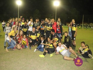 
<a style='margin-left: 5px;' class='btn btn-xs btn-social btn-facebook' href='https://www.facebook.com/sharer/sharer.php?u=https://www.boladovale.com.br/imgs/800-800-90/conteudo/fotos/1360/img9481.jpg' rel='popup' data-width='500' data-height='400'><i class='fa fa-facebook'></i>Compartilhar <span class='hidden-xs'>no Facebook</span>
</a> 
<a class='btn btn-default btn-xs' target='_blank' href='imgs/800-800-90/conteudo/fotos/1360/img9481.jpg'>
<span class='glyphicon glyphicon-cloud-download'></span> Salvar
</a> 
<span></span>