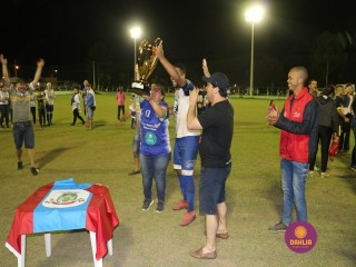 
<a style='margin-left: 5px;' class='btn btn-xs btn-social btn-facebook' href='https://www.facebook.com/sharer/sharer.php?u=https://www.boladovale.com.br/imgs/800-800-90/conteudo/fotos/1360/img9484.jpg' rel='popup' data-width='500' data-height='400'><i class='fa fa-facebook'></i>Compartilhar <span class='hidden-xs'>no Facebook</span>
</a> 
<a class='btn btn-default btn-xs' target='_blank' href='imgs/800-800-90/conteudo/fotos/1360/img9484.jpg'>
<span class='glyphicon glyphicon-cloud-download'></span> Salvar
</a> 
<span></span>