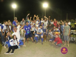 
<a style='margin-left: 5px;' class='btn btn-xs btn-social btn-facebook' href='https://www.facebook.com/sharer/sharer.php?u=https://www.boladovale.com.br/imgs/800-800-90/conteudo/fotos/1360/img9492.jpg' rel='popup' data-width='500' data-height='400'><i class='fa fa-facebook'></i>Compartilhar <span class='hidden-xs'>no Facebook</span>
</a> 
<a class='btn btn-default btn-xs' target='_blank' href='imgs/800-800-90/conteudo/fotos/1360/img9492.jpg'>
<span class='glyphicon glyphicon-cloud-download'></span> Salvar
</a> 
<span></span>