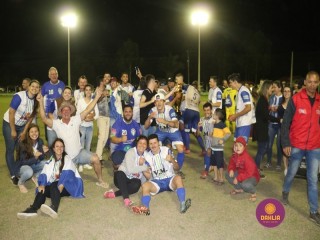 
<a style='margin-left: 5px;' class='btn btn-xs btn-social btn-facebook' href='https://www.facebook.com/sharer/sharer.php?u=https://www.boladovale.com.br/imgs/800-800-90/conteudo/fotos/1360/img9495.jpg' rel='popup' data-width='500' data-height='400'><i class='fa fa-facebook'></i>Compartilhar <span class='hidden-xs'>no Facebook</span>
</a> 
<a class='btn btn-default btn-xs' target='_blank' href='imgs/800-800-90/conteudo/fotos/1360/img9495.jpg'>
<span class='glyphicon glyphicon-cloud-download'></span> Salvar
</a> 
<span></span>