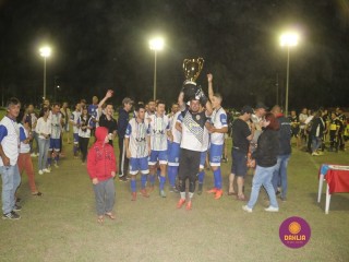
<a style='margin-left: 5px;' class='btn btn-xs btn-social btn-facebook' href='https://www.facebook.com/sharer/sharer.php?u=https://www.boladovale.com.br/imgs/800-800-90/conteudo/fotos/1360/img9497.jpg' rel='popup' data-width='500' data-height='400'><i class='fa fa-facebook'></i>Compartilhar <span class='hidden-xs'>no Facebook</span>
</a> 
<a class='btn btn-default btn-xs' target='_blank' href='imgs/800-800-90/conteudo/fotos/1360/img9497.jpg'>
<span class='glyphicon glyphicon-cloud-download'></span> Salvar
</a> 
<span></span>