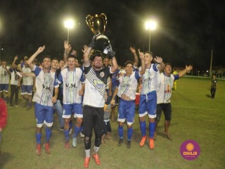 
<a style='margin-left: 5px;' class='btn btn-xs btn-social btn-facebook' href='https://www.facebook.com/sharer/sharer.php?u=https://www.boladovale.com.br/imgs/800-800-90/conteudo/fotos/1360/img9500.jpg' rel='popup' data-width='500' data-height='400'><i class='fa fa-facebook'></i>Compartilhar <span class='hidden-xs'>no Facebook</span>
</a> 
<a class='btn btn-default btn-xs' target='_blank' href='imgs/800-800-90/conteudo/fotos/1360/img9500.jpg'>
<span class='glyphicon glyphicon-cloud-download'></span> Salvar
</a> 
<span></span>