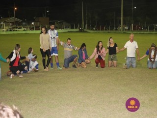 
<a style='margin-left: 5px;' class='btn btn-xs btn-social btn-facebook' href='https://www.facebook.com/sharer/sharer.php?u=https://www.boladovale.com.br/imgs/800-800-90/conteudo/fotos/1360/img9524.jpg' rel='popup' data-width='500' data-height='400'><i class='fa fa-facebook'></i>Compartilhar <span class='hidden-xs'>no Facebook</span>
</a> 
<a class='btn btn-default btn-xs' target='_blank' href='imgs/800-800-90/conteudo/fotos/1360/img9524.jpg'>
<span class='glyphicon glyphicon-cloud-download'></span> Salvar
</a> 
<span></span>