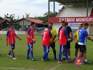 
<a style='margin-left: 5px;' class='btn btn-xs btn-social btn-facebook' href='https://www.facebook.com/sharer/sharer.php?u=https://www.boladovale.com.br/imgs/800-800-90/conteudo/fotos/1361/dsc01429.jpg' rel='popup' data-width='500' data-height='400'><i class='fa fa-facebook'></i>Compartilhar <span class='hidden-xs'>no Facebook</span>
</a> 
<a class='btn btn-default btn-xs' target='_blank' href='imgs/800-800-90/conteudo/fotos/1361/dsc01429.jpg'>
<span class='glyphicon glyphicon-cloud-download'></span> Salvar
</a> 
<span></span>