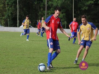 
<a style='margin-left: 5px;' class='btn btn-xs btn-social btn-facebook' href='https://www.facebook.com/sharer/sharer.php?u=https://www.boladovale.com.br/imgs/800-800-90/conteudo/fotos/1361/img8051.jpg' rel='popup' data-width='500' data-height='400'><i class='fa fa-facebook'></i>Compartilhar <span class='hidden-xs'>no Facebook</span>
</a> 
<a class='btn btn-default btn-xs' target='_blank' href='imgs/800-800-90/conteudo/fotos/1361/img8051.jpg'>
<span class='glyphicon glyphicon-cloud-download'></span> Salvar
</a> 
<span></span>
