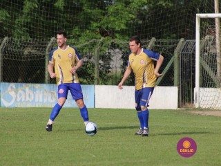 
<a style='margin-left: 5px;' class='btn btn-xs btn-social btn-facebook' href='https://www.facebook.com/sharer/sharer.php?u=https://www.boladovale.com.br/imgs/800-800-90/conteudo/fotos/1361/img8170.jpg' rel='popup' data-width='500' data-height='400'><i class='fa fa-facebook'></i>Compartilhar <span class='hidden-xs'>no Facebook</span>
</a> 
<a class='btn btn-default btn-xs' target='_blank' href='imgs/800-800-90/conteudo/fotos/1361/img8170.jpg'>
<span class='glyphicon glyphicon-cloud-download'></span> Salvar
</a> 
<span></span>