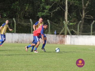 
<a style='margin-left: 5px;' class='btn btn-xs btn-social btn-facebook' href='https://www.facebook.com/sharer/sharer.php?u=https://www.boladovale.com.br/imgs/800-800-90/conteudo/fotos/1361/img8184.jpg' rel='popup' data-width='500' data-height='400'><i class='fa fa-facebook'></i>Compartilhar <span class='hidden-xs'>no Facebook</span>
</a> 
<a class='btn btn-default btn-xs' target='_blank' href='imgs/800-800-90/conteudo/fotos/1361/img8184.jpg'>
<span class='glyphicon glyphicon-cloud-download'></span> Salvar
</a> 
<span></span>