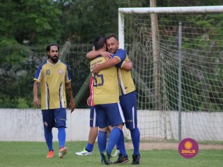 
<a style='margin-left: 5px;' class='btn btn-xs btn-social btn-facebook' href='https://www.facebook.com/sharer/sharer.php?u=https://www.boladovale.com.br/imgs/800-800-90/conteudo/fotos/1361/img8440.jpg' rel='popup' data-width='500' data-height='400'><i class='fa fa-facebook'></i>Compartilhar <span class='hidden-xs'>no Facebook</span>
</a> 
<a class='btn btn-default btn-xs' target='_blank' href='imgs/800-800-90/conteudo/fotos/1361/img8440.jpg'>
<span class='glyphicon glyphicon-cloud-download'></span> Salvar
</a> 
<span></span>