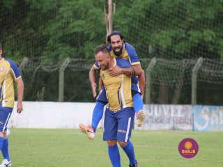 
<a style='margin-left: 5px;' class='btn btn-xs btn-social btn-facebook' href='https://www.facebook.com/sharer/sharer.php?u=https://www.boladovale.com.br/imgs/800-800-90/conteudo/fotos/1361/img8445.jpg' rel='popup' data-width='500' data-height='400'><i class='fa fa-facebook'></i>Compartilhar <span class='hidden-xs'>no Facebook</span>
</a> 
<a class='btn btn-default btn-xs' target='_blank' href='imgs/800-800-90/conteudo/fotos/1361/img8445.jpg'>
<span class='glyphicon glyphicon-cloud-download'></span> Salvar
</a> 
<span></span>