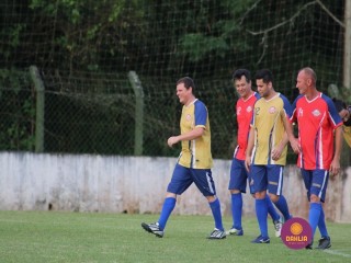 
<a style='margin-left: 5px;' class='btn btn-xs btn-social btn-facebook' href='https://www.facebook.com/sharer/sharer.php?u=https://www.boladovale.com.br/imgs/800-800-90/conteudo/fotos/1361/img8521.jpg' rel='popup' data-width='500' data-height='400'><i class='fa fa-facebook'></i>Compartilhar <span class='hidden-xs'>no Facebook</span>
</a> 
<a class='btn btn-default btn-xs' target='_blank' href='imgs/800-800-90/conteudo/fotos/1361/img8521.jpg'>
<span class='glyphicon glyphicon-cloud-download'></span> Salvar
</a> 
<span></span>