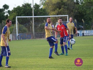 
<a style='margin-left: 5px;' class='btn btn-xs btn-social btn-facebook' href='https://www.facebook.com/sharer/sharer.php?u=https://www.boladovale.com.br/imgs/800-800-90/conteudo/fotos/1361/img8539.jpg' rel='popup' data-width='500' data-height='400'><i class='fa fa-facebook'></i>Compartilhar <span class='hidden-xs'>no Facebook</span>
</a> 
<a class='btn btn-default btn-xs' target='_blank' href='imgs/800-800-90/conteudo/fotos/1361/img8539.jpg'>
<span class='glyphicon glyphicon-cloud-download'></span> Salvar
</a> 
<span></span>