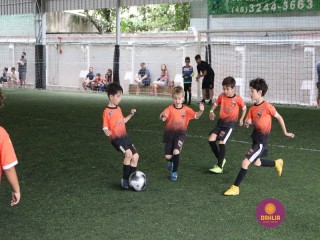 
<a style='margin-left: 5px;' class='btn btn-xs btn-social btn-facebook' href='https://www.facebook.com/sharer/sharer.php?u=https://www.boladovale.com.br/imgs/800-800-90/conteudo/fotos/1362/img8728.jpg' rel='popup' data-width='500' data-height='400'><i class='fa fa-facebook'></i>Compartilhar <span class='hidden-xs'>no Facebook</span>
</a> 
<a class='btn btn-default btn-xs' target='_blank' href='imgs/800-800-90/conteudo/fotos/1362/img8728.jpg'>
<span class='glyphicon glyphicon-cloud-download'></span> Salvar
</a> 
<span></span>