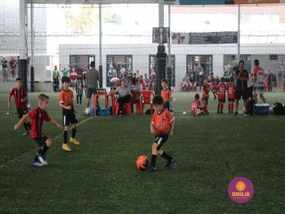 
<a style='margin-left: 5px;' class='btn btn-xs btn-social btn-facebook' href='https://www.facebook.com/sharer/sharer.php?u=https://www.boladovale.com.br/imgs/800-800-90/conteudo/fotos/1362/img8765.jpg' rel='popup' data-width='500' data-height='400'><i class='fa fa-facebook'></i>Compartilhar <span class='hidden-xs'>no Facebook</span>
</a> 
<a class='btn btn-default btn-xs' target='_blank' href='imgs/800-800-90/conteudo/fotos/1362/img8765.jpg'>
<span class='glyphicon glyphicon-cloud-download'></span> Salvar
</a> 
<span></span>