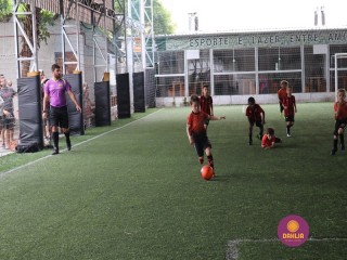 
<a style='margin-left: 5px;' class='btn btn-xs btn-social btn-facebook' href='https://www.facebook.com/sharer/sharer.php?u=https://www.boladovale.com.br/imgs/800-800-90/conteudo/fotos/1362/img8814.jpg' rel='popup' data-width='500' data-height='400'><i class='fa fa-facebook'></i>Compartilhar <span class='hidden-xs'>no Facebook</span>
</a> 
<a class='btn btn-default btn-xs' target='_blank' href='imgs/800-800-90/conteudo/fotos/1362/img8814.jpg'>
<span class='glyphicon glyphicon-cloud-download'></span> Salvar
</a> 
<span></span>