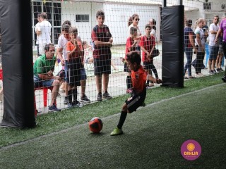 
<a style='margin-left: 5px;' class='btn btn-xs btn-social btn-facebook' href='https://www.facebook.com/sharer/sharer.php?u=https://www.boladovale.com.br/imgs/800-800-90/conteudo/fotos/1362/img8829.jpg' rel='popup' data-width='500' data-height='400'><i class='fa fa-facebook'></i>Compartilhar <span class='hidden-xs'>no Facebook</span>
</a> 
<a class='btn btn-default btn-xs' target='_blank' href='imgs/800-800-90/conteudo/fotos/1362/img8829.jpg'>
<span class='glyphicon glyphicon-cloud-download'></span> Salvar
</a> 
<span></span>
