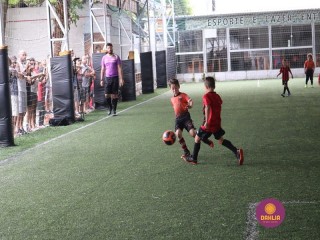 
<a style='margin-left: 5px;' class='btn btn-xs btn-social btn-facebook' href='https://www.facebook.com/sharer/sharer.php?u=https://www.boladovale.com.br/imgs/800-800-90/conteudo/fotos/1362/img8846.jpg' rel='popup' data-width='500' data-height='400'><i class='fa fa-facebook'></i>Compartilhar <span class='hidden-xs'>no Facebook</span>
</a> 
<a class='btn btn-default btn-xs' target='_blank' href='imgs/800-800-90/conteudo/fotos/1362/img8846.jpg'>
<span class='glyphicon glyphicon-cloud-download'></span> Salvar
</a> 
<span></span>