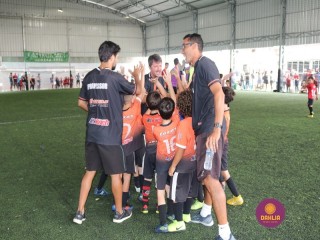 
<a style='margin-left: 5px;' class='btn btn-xs btn-social btn-facebook' href='https://www.facebook.com/sharer/sharer.php?u=https://www.boladovale.com.br/imgs/800-800-90/conteudo/fotos/1362/img8852.jpg' rel='popup' data-width='500' data-height='400'><i class='fa fa-facebook'></i>Compartilhar <span class='hidden-xs'>no Facebook</span>
</a> 
<a class='btn btn-default btn-xs' target='_blank' href='imgs/800-800-90/conteudo/fotos/1362/img8852.jpg'>
<span class='glyphicon glyphicon-cloud-download'></span> Salvar
</a> 
<span></span>