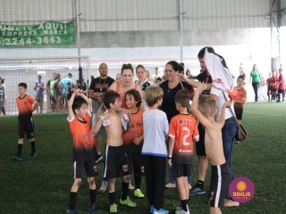 
<a style='margin-left: 5px;' class='btn btn-xs btn-social btn-facebook' href='https://www.facebook.com/sharer/sharer.php?u=https://www.boladovale.com.br/imgs/800-800-90/conteudo/fotos/1362/img8939.jpg' rel='popup' data-width='500' data-height='400'><i class='fa fa-facebook'></i>Compartilhar <span class='hidden-xs'>no Facebook</span>
</a> 
<a class='btn btn-default btn-xs' target='_blank' href='imgs/800-800-90/conteudo/fotos/1362/img8939.jpg'>
<span class='glyphicon glyphicon-cloud-download'></span> Salvar
</a> 
<span></span>