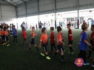 
<a style='margin-left: 5px;' class='btn btn-xs btn-social btn-facebook' href='https://www.facebook.com/sharer/sharer.php?u=https://www.boladovale.com.br/imgs/800-800-90/conteudo/fotos/1362/img8944.jpg' rel='popup' data-width='500' data-height='400'><i class='fa fa-facebook'></i>Compartilhar <span class='hidden-xs'>no Facebook</span>
</a> 
<a class='btn btn-default btn-xs' target='_blank' href='imgs/800-800-90/conteudo/fotos/1362/img8944.jpg'>
<span class='glyphicon glyphicon-cloud-download'></span> Salvar
</a> 
<span></span>