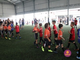 
<a style='margin-left: 5px;' class='btn btn-xs btn-social btn-facebook' href='https://www.facebook.com/sharer/sharer.php?u=https://www.boladovale.com.br/imgs/800-800-90/conteudo/fotos/1362/img8945.jpg' rel='popup' data-width='500' data-height='400'><i class='fa fa-facebook'></i>Compartilhar <span class='hidden-xs'>no Facebook</span>
</a> 
<a class='btn btn-default btn-xs' target='_blank' href='imgs/800-800-90/conteudo/fotos/1362/img8945.jpg'>
<span class='glyphicon glyphicon-cloud-download'></span> Salvar
</a> 
<span></span>