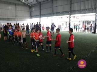 
<a style='margin-left: 5px;' class='btn btn-xs btn-social btn-facebook' href='https://www.facebook.com/sharer/sharer.php?u=https://www.boladovale.com.br/imgs/800-800-90/conteudo/fotos/1362/img8948.jpg' rel='popup' data-width='500' data-height='400'><i class='fa fa-facebook'></i>Compartilhar <span class='hidden-xs'>no Facebook</span>
</a> 
<a class='btn btn-default btn-xs' target='_blank' href='imgs/800-800-90/conteudo/fotos/1362/img8948.jpg'>
<span class='glyphicon glyphicon-cloud-download'></span> Salvar
</a> 
<span></span>