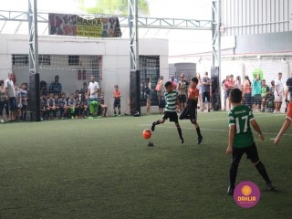 
<a style='margin-left: 5px;' class='btn btn-xs btn-social btn-facebook' href='https://www.facebook.com/sharer/sharer.php?u=https://www.boladovale.com.br/imgs/800-800-90/conteudo/fotos/1362/img8959.jpg' rel='popup' data-width='500' data-height='400'><i class='fa fa-facebook'></i>Compartilhar <span class='hidden-xs'>no Facebook</span>
</a> 
<a class='btn btn-default btn-xs' target='_blank' href='imgs/800-800-90/conteudo/fotos/1362/img8959.jpg'>
<span class='glyphicon glyphicon-cloud-download'></span> Salvar
</a> 
<span></span>