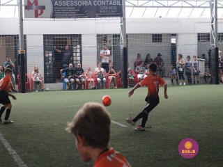 
<a style='margin-left: 5px;' class='btn btn-xs btn-social btn-facebook' href='https://www.facebook.com/sharer/sharer.php?u=https://www.boladovale.com.br/imgs/800-800-90/conteudo/fotos/1362/img8993.jpg' rel='popup' data-width='500' data-height='400'><i class='fa fa-facebook'></i>Compartilhar <span class='hidden-xs'>no Facebook</span>
</a> 
<a class='btn btn-default btn-xs' target='_blank' href='imgs/800-800-90/conteudo/fotos/1362/img8993.jpg'>
<span class='glyphicon glyphicon-cloud-download'></span> Salvar
</a> 
<span></span>