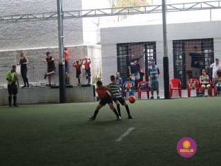
<a style='margin-left: 5px;' class='btn btn-xs btn-social btn-facebook' href='https://www.facebook.com/sharer/sharer.php?u=https://www.boladovale.com.br/imgs/800-800-90/conteudo/fotos/1362/img9003.jpg' rel='popup' data-width='500' data-height='400'><i class='fa fa-facebook'></i>Compartilhar <span class='hidden-xs'>no Facebook</span>
</a> 
<a class='btn btn-default btn-xs' target='_blank' href='imgs/800-800-90/conteudo/fotos/1362/img9003.jpg'>
<span class='glyphicon glyphicon-cloud-download'></span> Salvar
</a> 
<span></span>