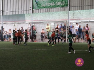 
<a style='margin-left: 5px;' class='btn btn-xs btn-social btn-facebook' href='https://www.facebook.com/sharer/sharer.php?u=https://www.boladovale.com.br/imgs/800-800-90/conteudo/fotos/1362/img9012.jpg' rel='popup' data-width='500' data-height='400'><i class='fa fa-facebook'></i>Compartilhar <span class='hidden-xs'>no Facebook</span>
</a> 
<a class='btn btn-default btn-xs' target='_blank' href='imgs/800-800-90/conteudo/fotos/1362/img9012.jpg'>
<span class='glyphicon glyphicon-cloud-download'></span> Salvar
</a> 
<span></span>