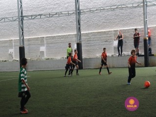 
<a style='margin-left: 5px;' class='btn btn-xs btn-social btn-facebook' href='https://www.facebook.com/sharer/sharer.php?u=https://www.boladovale.com.br/imgs/800-800-90/conteudo/fotos/1362/img9018.jpg' rel='popup' data-width='500' data-height='400'><i class='fa fa-facebook'></i>Compartilhar <span class='hidden-xs'>no Facebook</span>
</a> 
<a class='btn btn-default btn-xs' target='_blank' href='imgs/800-800-90/conteudo/fotos/1362/img9018.jpg'>
<span class='glyphicon glyphicon-cloud-download'></span> Salvar
</a> 
<span></span>