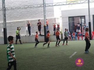 
<a style='margin-left: 5px;' class='btn btn-xs btn-social btn-facebook' href='https://www.facebook.com/sharer/sharer.php?u=https://www.boladovale.com.br/imgs/800-800-90/conteudo/fotos/1362/img9019.jpg' rel='popup' data-width='500' data-height='400'><i class='fa fa-facebook'></i>Compartilhar <span class='hidden-xs'>no Facebook</span>
</a> 
<a class='btn btn-default btn-xs' target='_blank' href='imgs/800-800-90/conteudo/fotos/1362/img9019.jpg'>
<span class='glyphicon glyphicon-cloud-download'></span> Salvar
</a> 
<span></span>