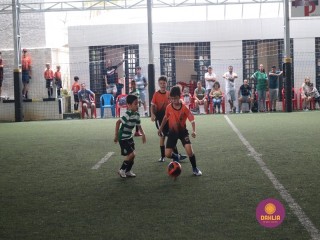 
<a style='margin-left: 5px;' class='btn btn-xs btn-social btn-facebook' href='https://www.facebook.com/sharer/sharer.php?u=https://www.boladovale.com.br/imgs/800-800-90/conteudo/fotos/1362/img9029.jpg' rel='popup' data-width='500' data-height='400'><i class='fa fa-facebook'></i>Compartilhar <span class='hidden-xs'>no Facebook</span>
</a> 
<a class='btn btn-default btn-xs' target='_blank' href='imgs/800-800-90/conteudo/fotos/1362/img9029.jpg'>
<span class='glyphicon glyphicon-cloud-download'></span> Salvar
</a> 
<span></span>