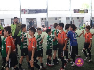 
<a style='margin-left: 5px;' class='btn btn-xs btn-social btn-facebook' href='https://www.facebook.com/sharer/sharer.php?u=https://www.boladovale.com.br/imgs/800-800-90/conteudo/fotos/1362/img9041.jpg' rel='popup' data-width='500' data-height='400'><i class='fa fa-facebook'></i>Compartilhar <span class='hidden-xs'>no Facebook</span>
</a> 
<a class='btn btn-default btn-xs' target='_blank' href='imgs/800-800-90/conteudo/fotos/1362/img9041.jpg'>
<span class='glyphicon glyphicon-cloud-download'></span> Salvar
</a> 
<span></span>